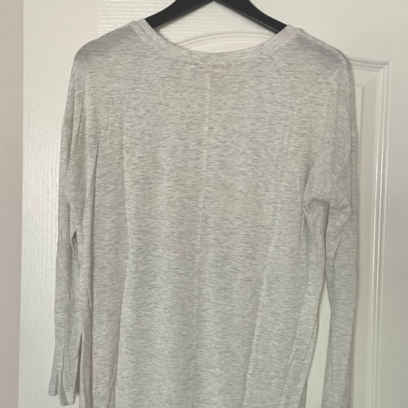 NWOT Victoria's Secret Long Sleeve Lounge Tee in Light Grey Size S - Picture 5 of 5
